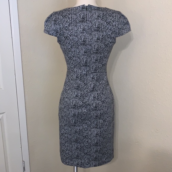EXPRESS BLACK AND WHITE SLEEVELESS MIDI CAREER DRESS - Picture 3 of 6